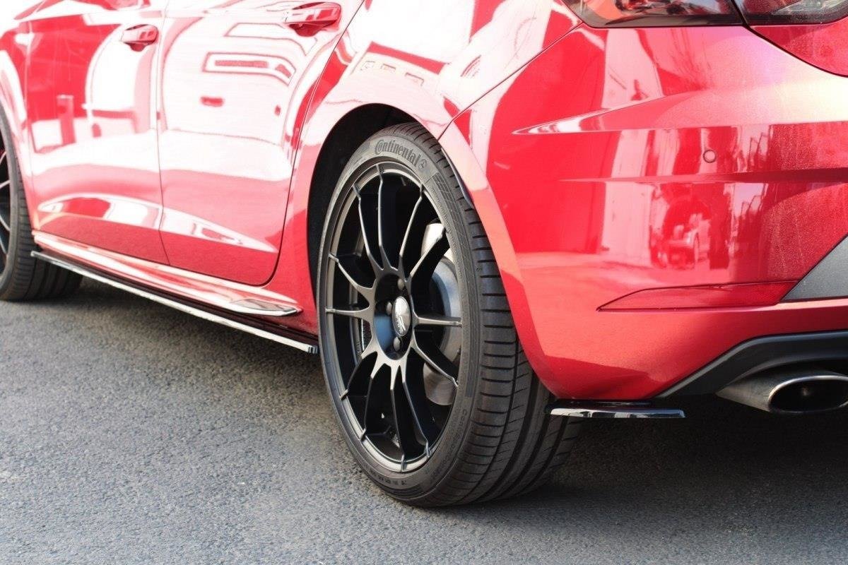 Maxton Design Splitter Laterali Post. V.2 - Seat Leon Cupra Mk3 Facelift - img 2