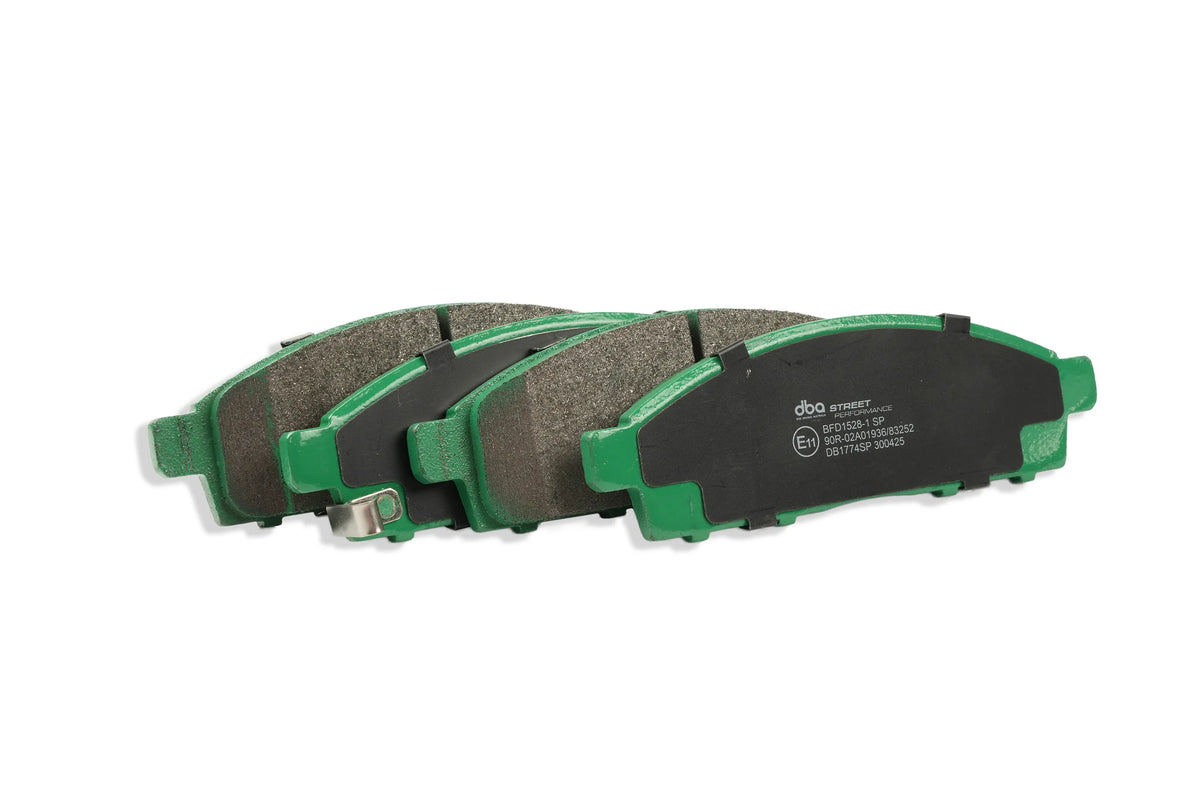 DBA DBA2208E-1774SP - Brake Kit - Street Series En-Shield Plain & Street Performance Brake Pads  (2x DBA2208E + DB1774SP)