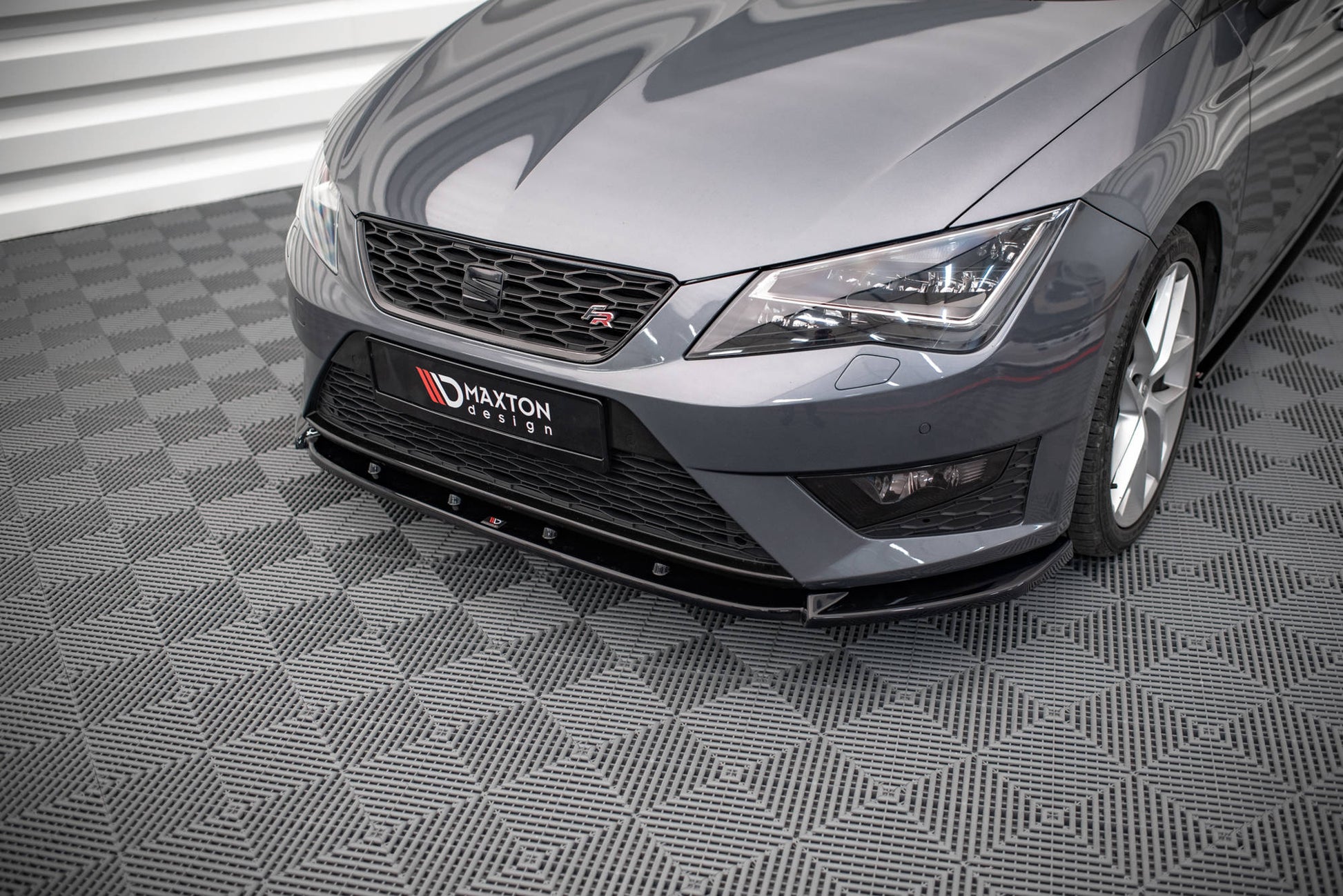 Maxton Design Splitter Anteriore V.1 - Seat Leon FR Mk3