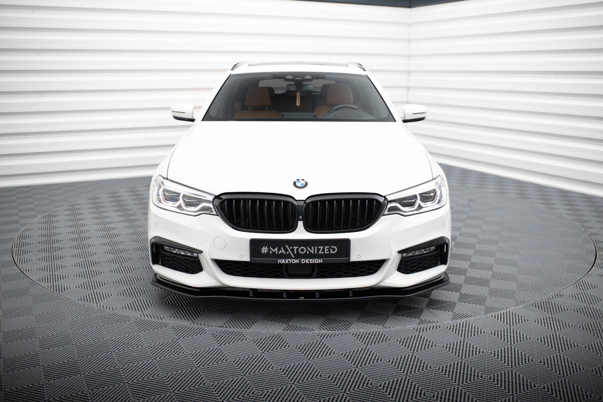 Maxton Design Splitter Anteriore V.1 - BMW Serie 5 G30-G31 - img 2