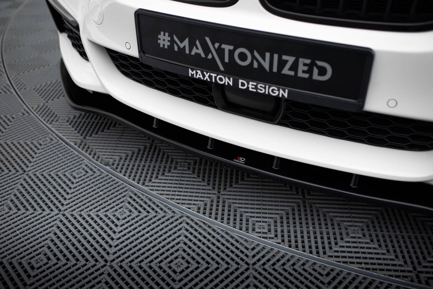 Maxton Design Splitter Anteriore V.1 - BMW Serie 5 G30-G31 - img 3