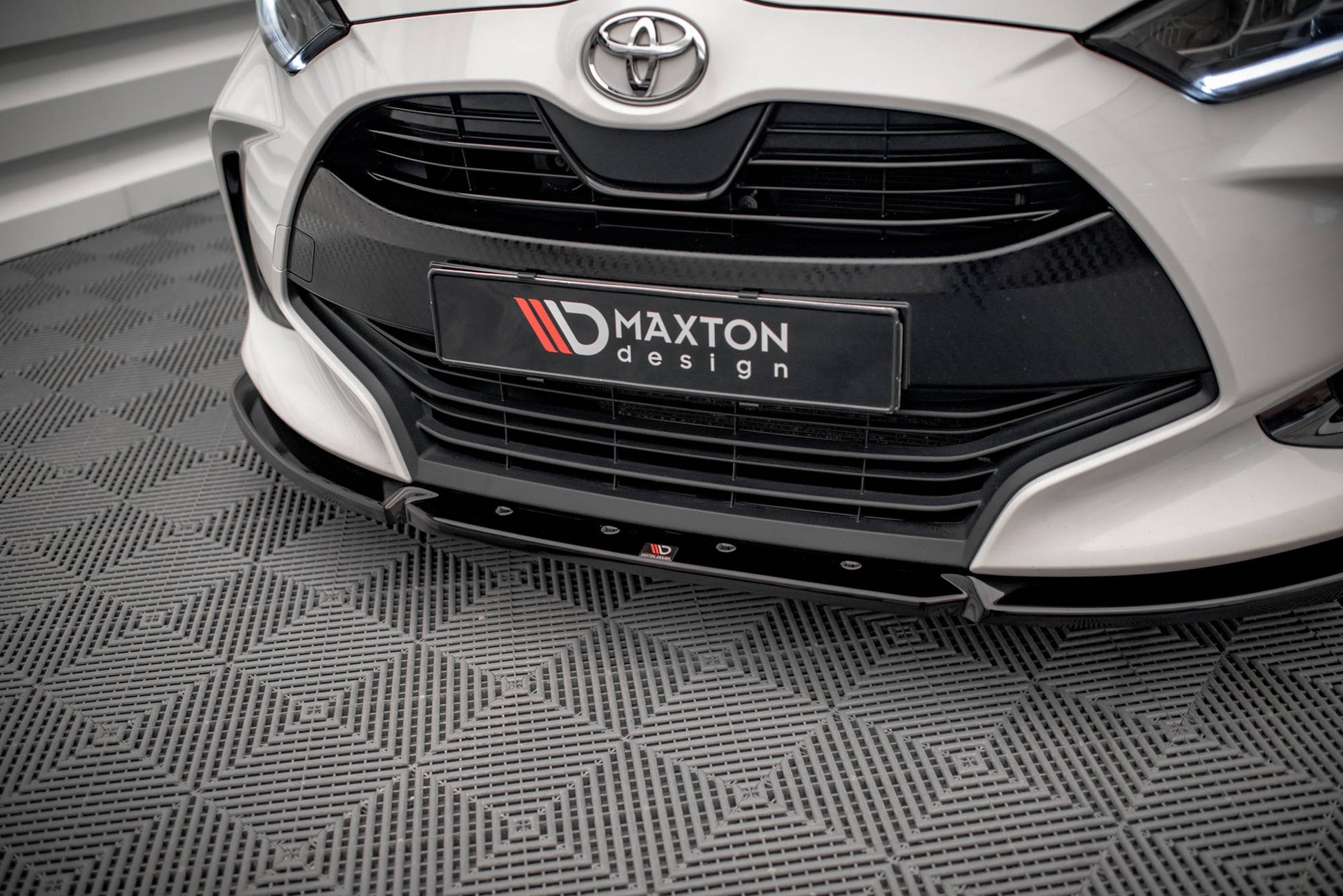 Maxton Design Splitter Anteriore V.2 - Toyota Yaris Mk4 - img 3