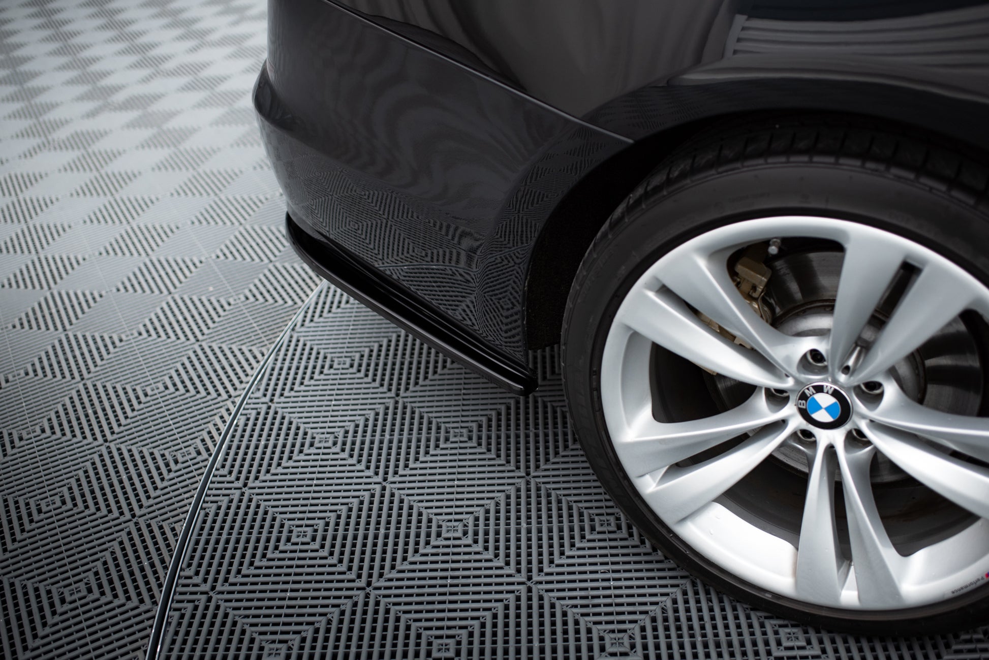 Maxton Design Splitter Laterali Post. - BMW Serie 5 GT - img 2