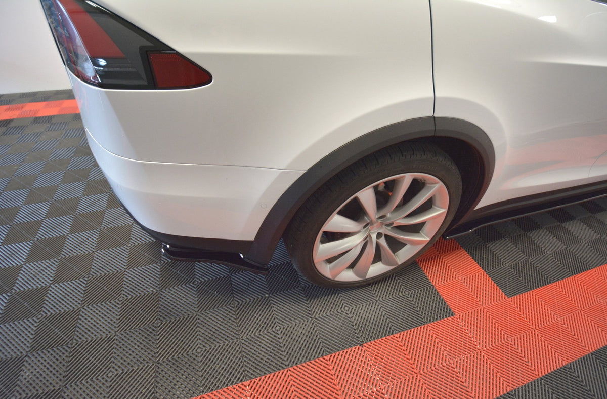 Maxton Design Splitter Laterali Post. V.1 - Tesla Model X - img 3