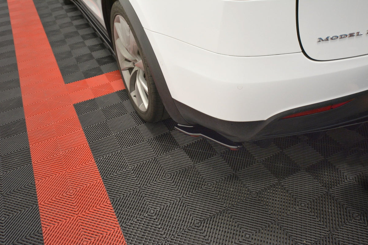 Maxton Design Splitter Laterali Post. V.2 - Tesla Model X - img 2