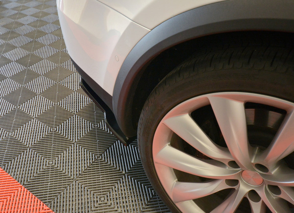 Maxton Design Splitter Laterali Post. V.2 - Tesla Model X - img 3