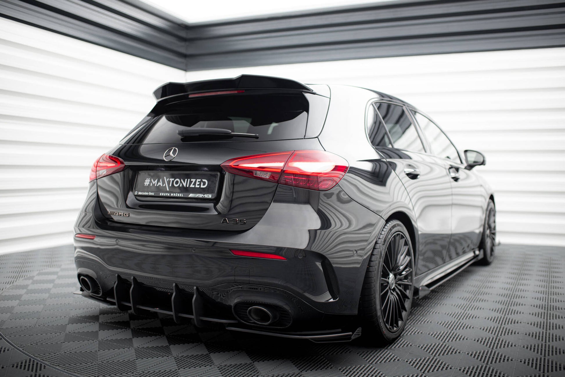 Maxton Design Flap Laterali Post. - Mercedes A Klasa A35 - img 3