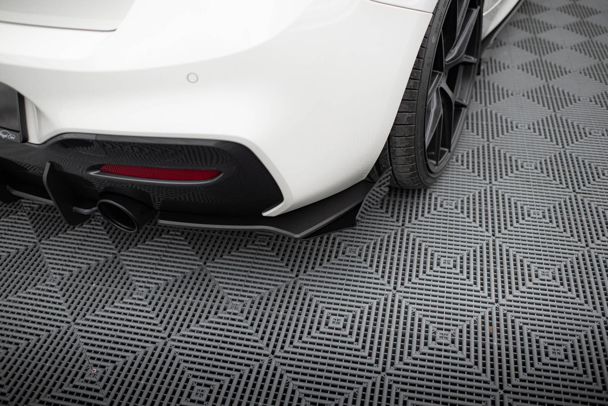 Maxton Design Flap Laterali Post. - BMW Serie 1 F20- F21 Facelift - img 3