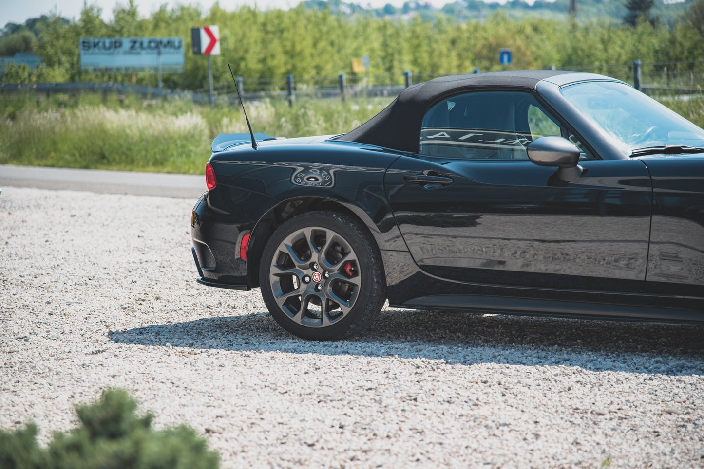 Maxton Design Splitter Laterali Post. - Fiat 124 Spider Abarth - img 3