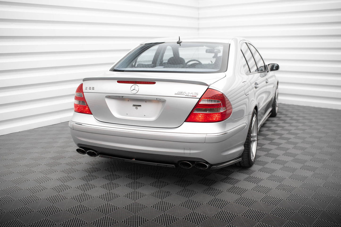 Maxton Design Splitter Laterali Post. - Mercedes E Klasa W 211 - img 3