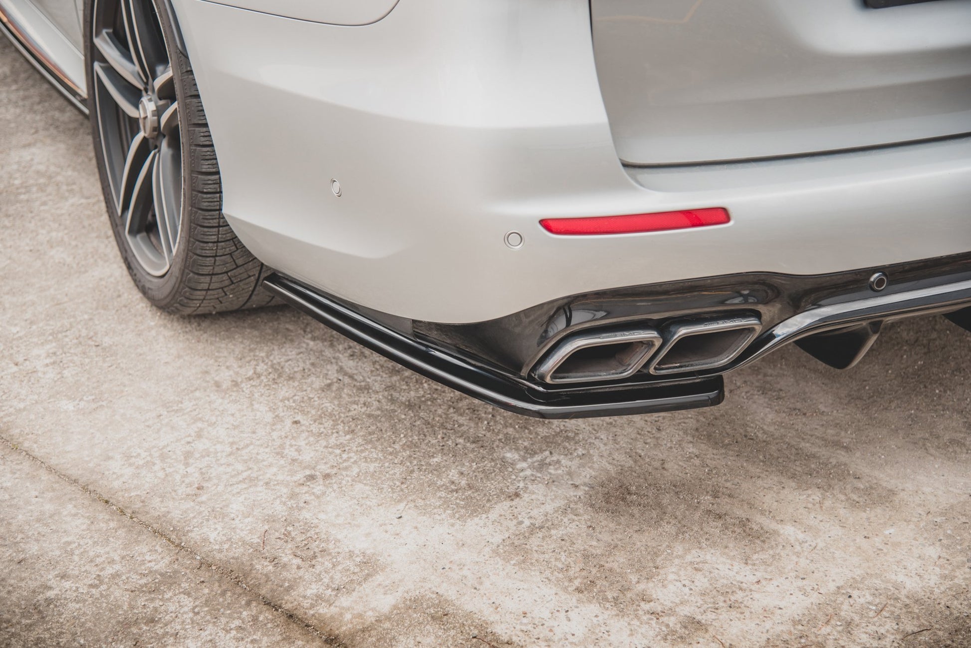 Maxton Design Splitter Laterali Post. - Mercedes E Klasa Estate