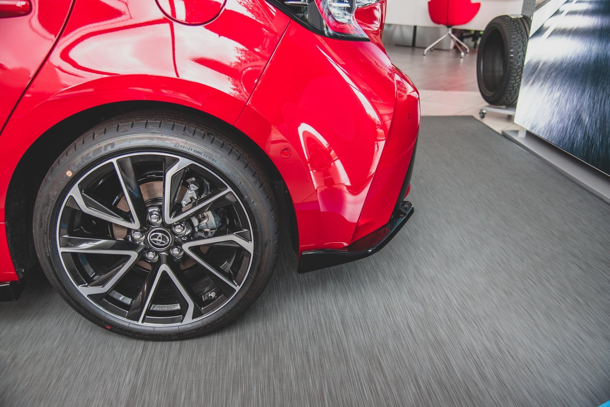 Maxton Design Splitter Laterali Post. - Toyota Corolla Hatchback - img 3