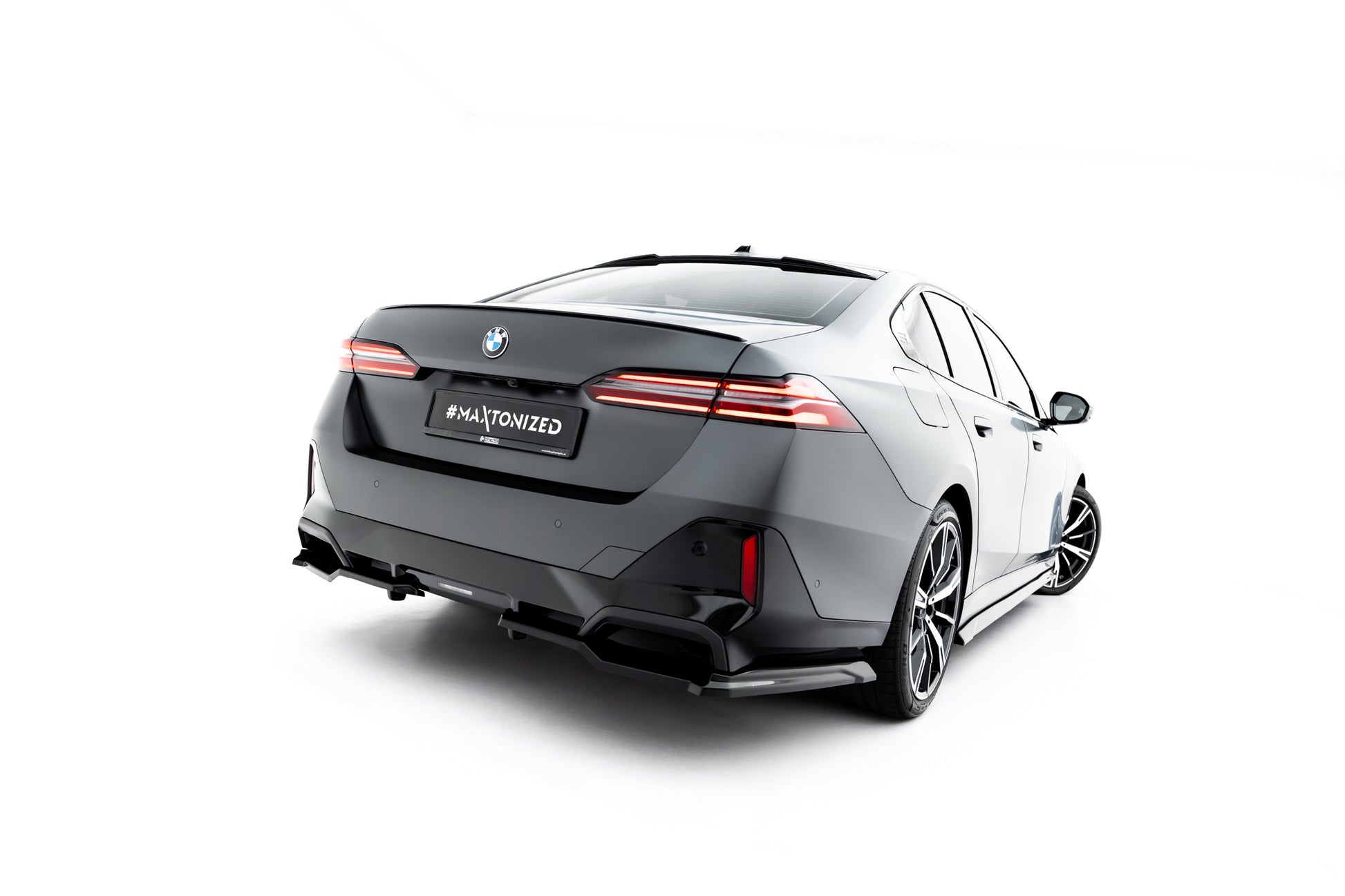 Maxton Design Splitter Laterali Post. V.1 - BMW Serie 5 M-Pack - img 7