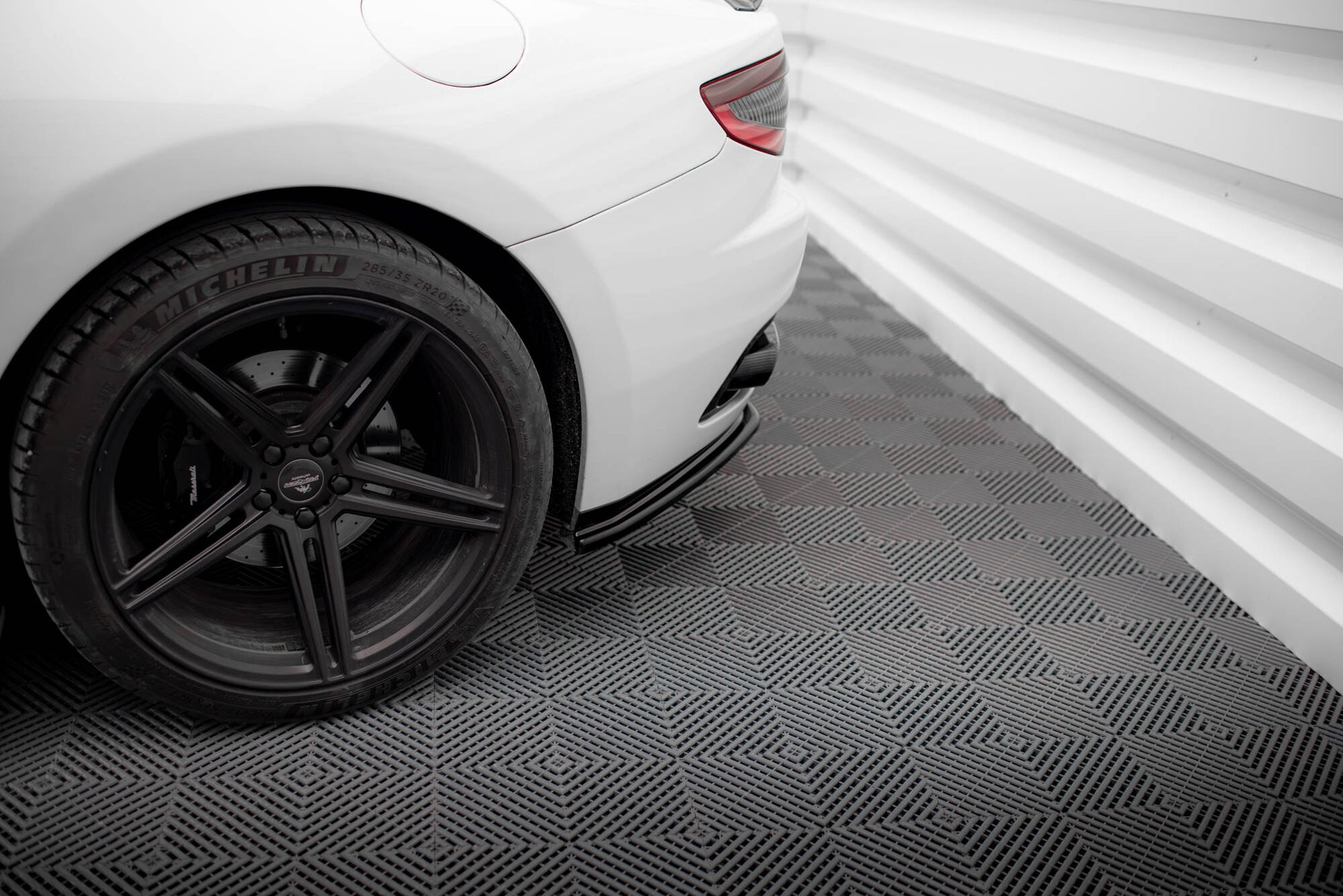Maxton Design Splitter Laterali Post. V.2 - Maserati Granturismo - img 2