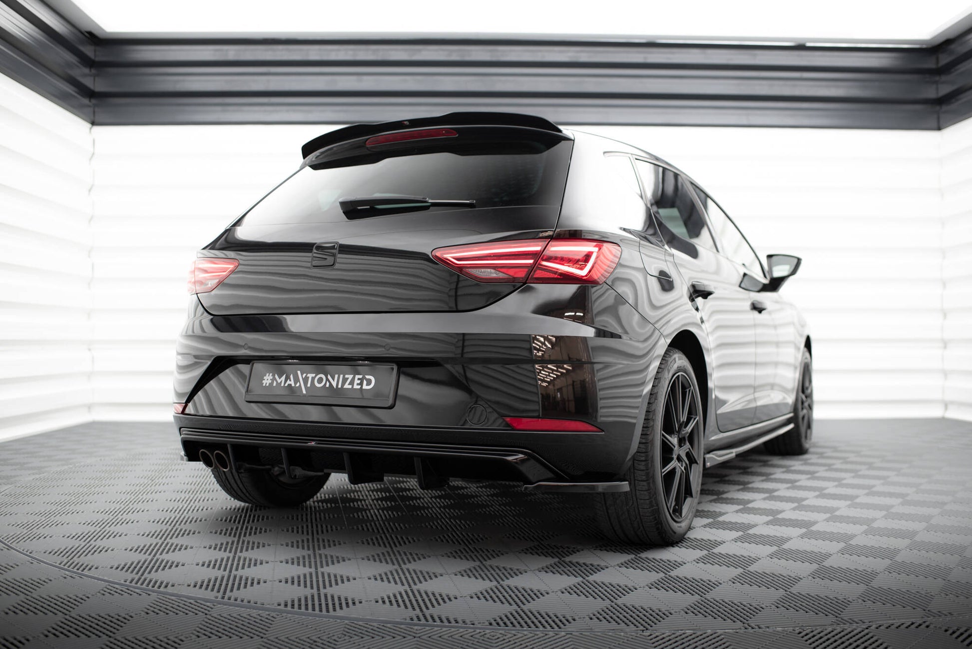 Maxton Design Splitter Laterali Post. V.2 - Seat Leon Mk3 - img 2