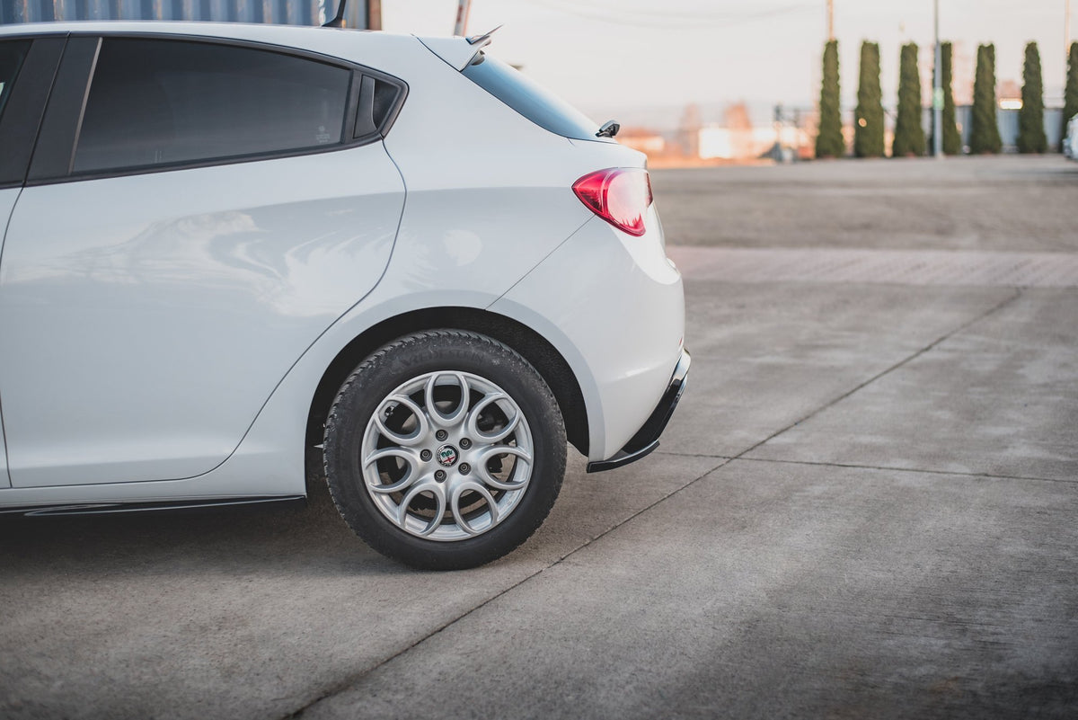 Maxton Design Splitter Laterali Post. V.3 - Alfa Romeo Giulietta Facelift - img 4