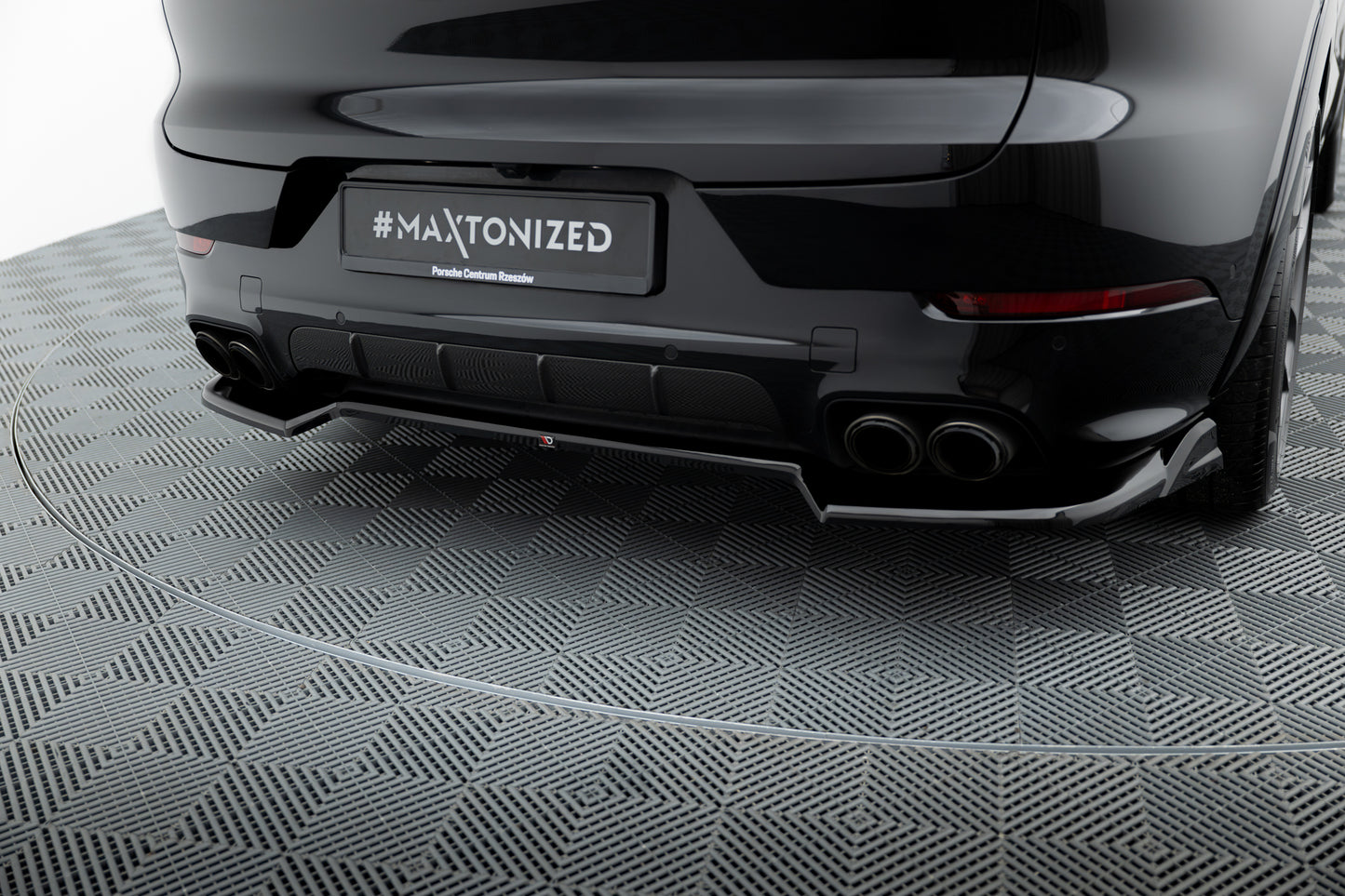 Maxton Design Splitter Post. - Porsche Cayenne Standard