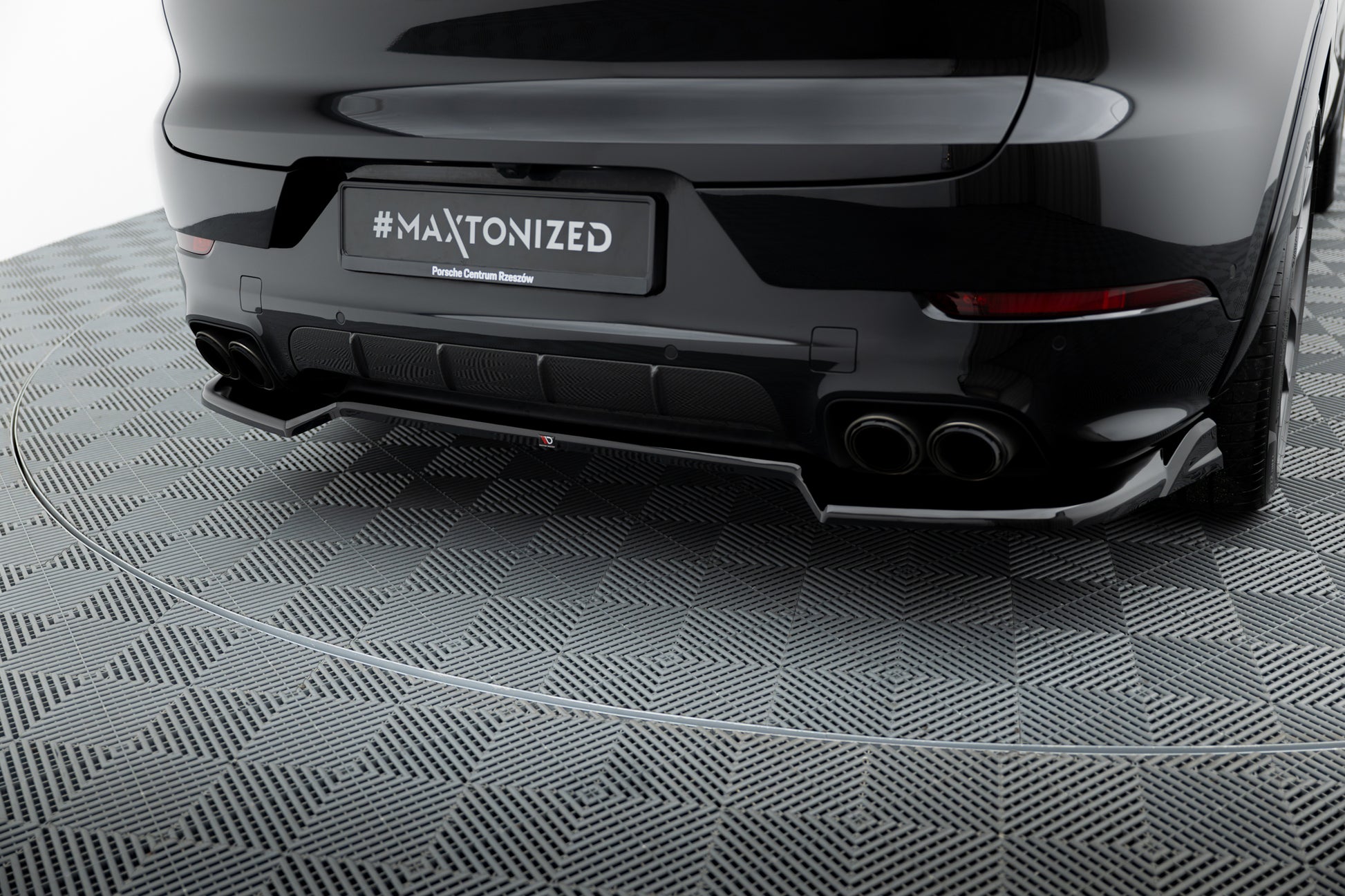 Maxton Design Splitter Post. - Porsche Cayenne Standard