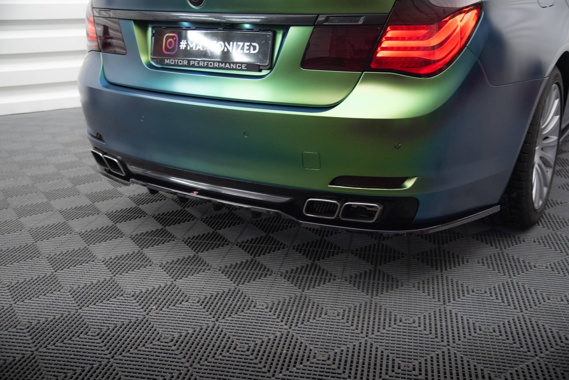 Maxton Design Splitter Post. - BMW Serie 7 Standard