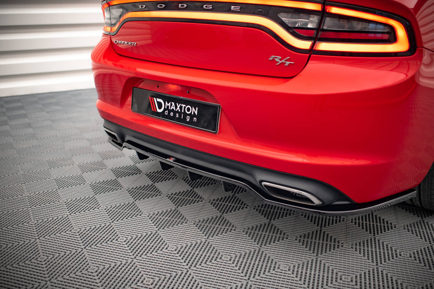 Maxton Design Splitter Post. - Dodge Charger RT