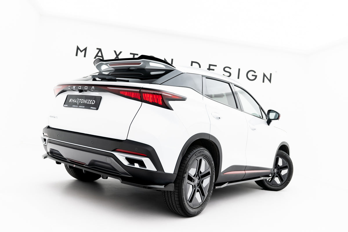 Maxton Design Splitter Post. - Omoda 5