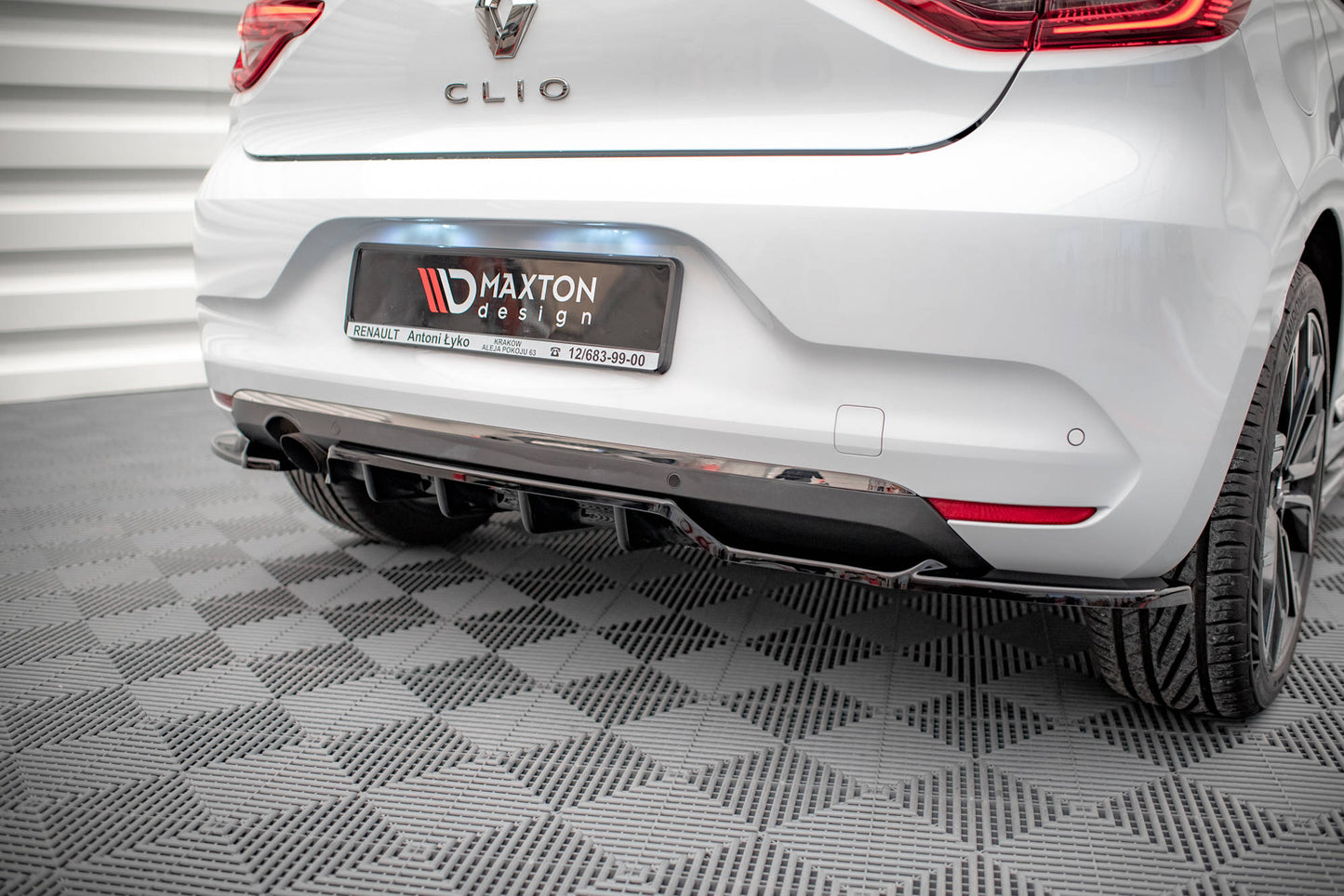 Maxton Design Splitter Post. - Renault Clio Mk5