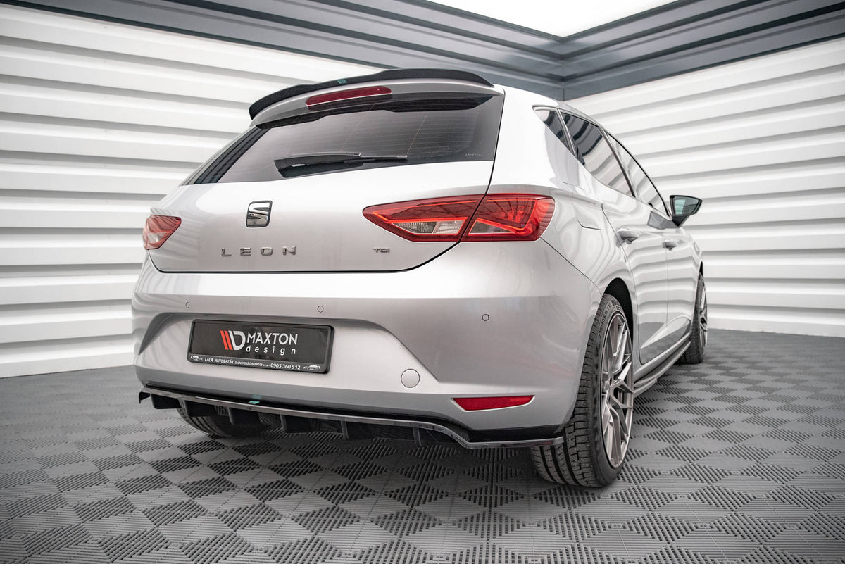 Maxton Design Splitter Post. - Seat Leon Mk3