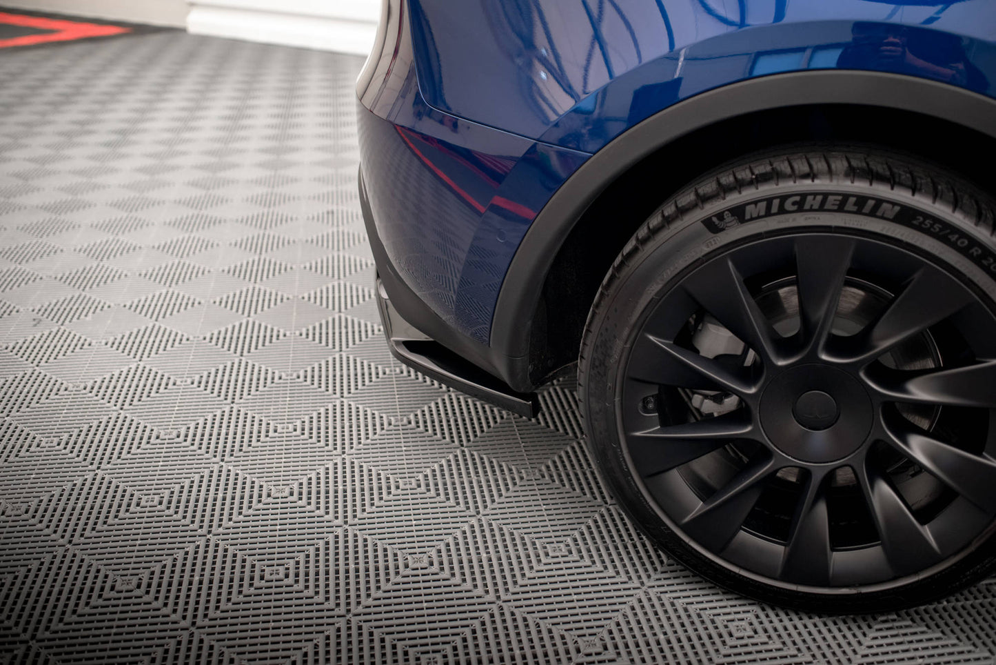 Maxton Design Splitter Post. - Tesla Model Y - img 2