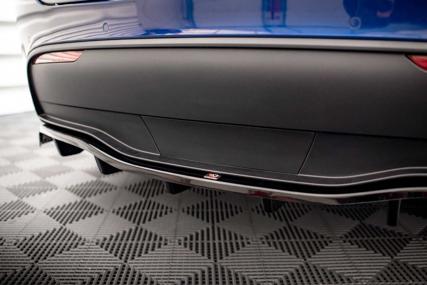 Maxton Design Splitter Post. - Tesla Model Y - img 3