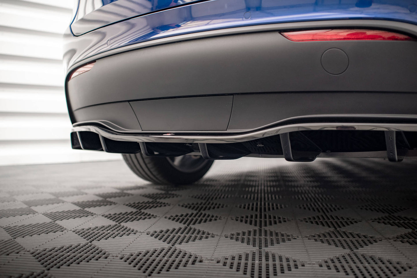 Maxton Design Splitter Post. - Tesla Model Y - img 4