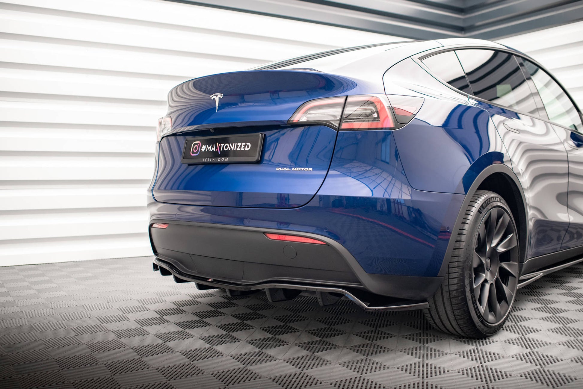 Maxton Design Splitter Post. - Tesla Model Y - img 5