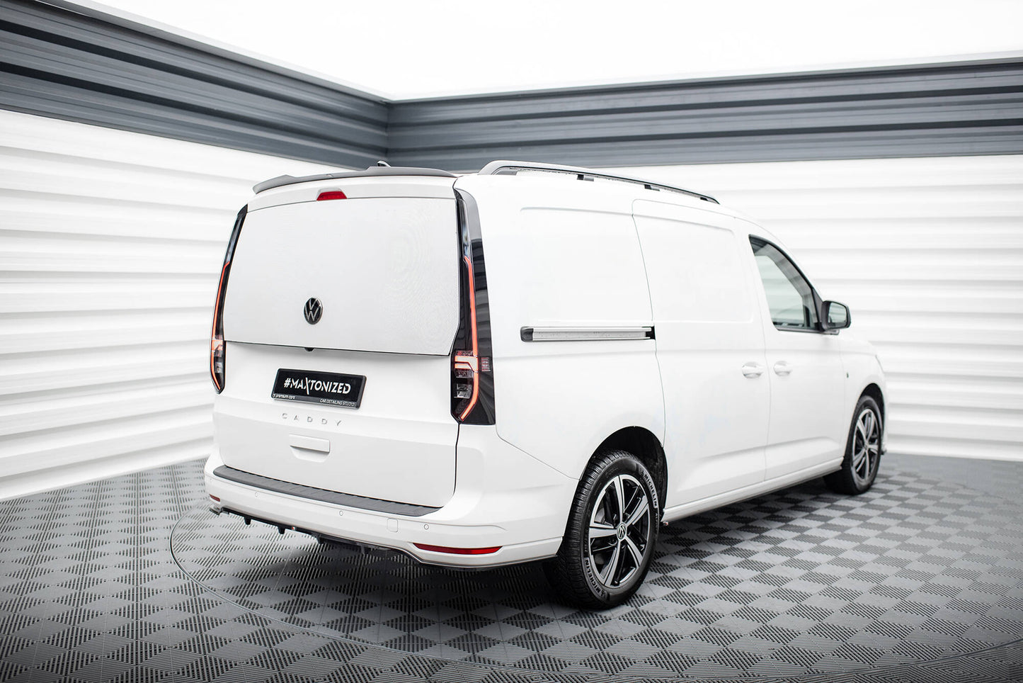 Maxton Design Splitter Post. - Volkswagen Caddy Mk5