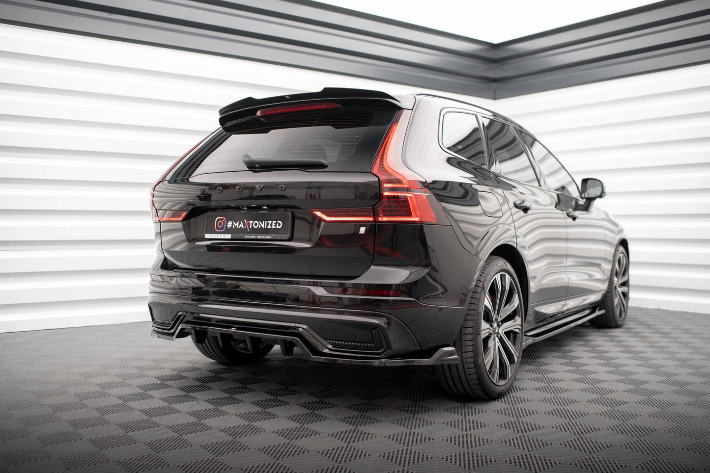 Maxton Design Splitter Post. - Volvo XC60 R-Design