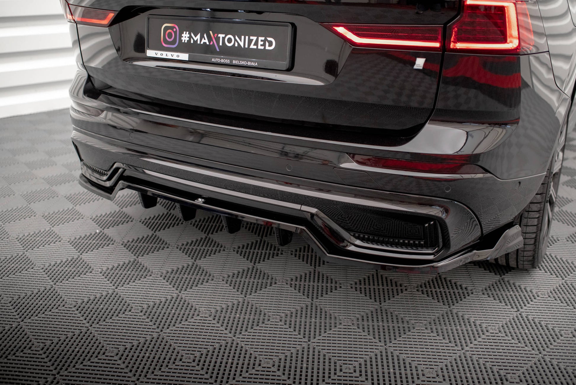 Maxton Design Splitter Post. - Volvo XC60 R-Design - img 2