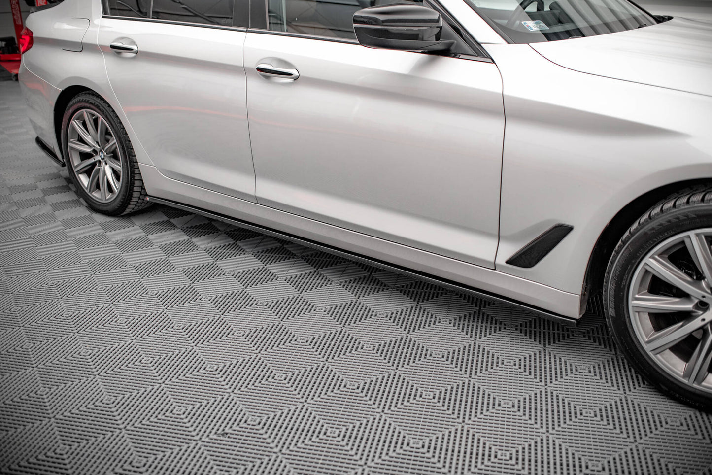 Maxton Design Set Splitter - BMW Serie 5 G30-G31 - img 6