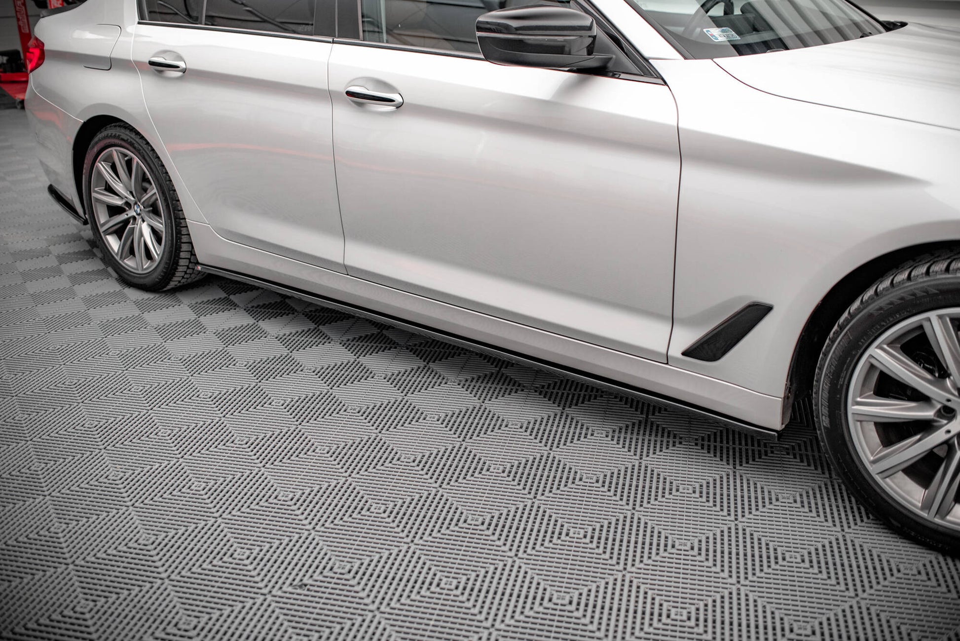 Maxton Design Set Splitter - BMW Serie 5 G30-G31 - img 6