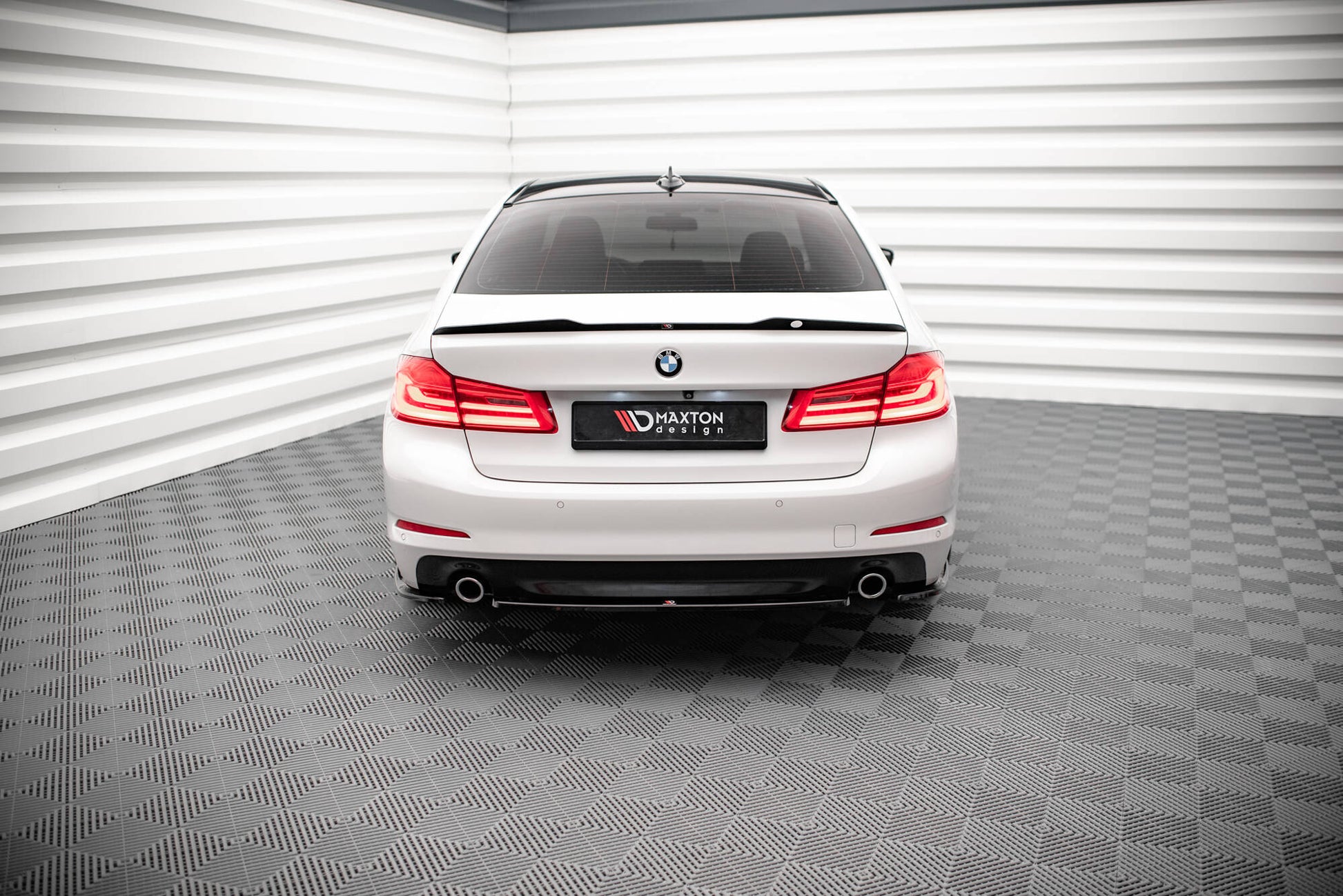Maxton Design Set Splitter - BMW Serie 5 G30-G31 - img 11