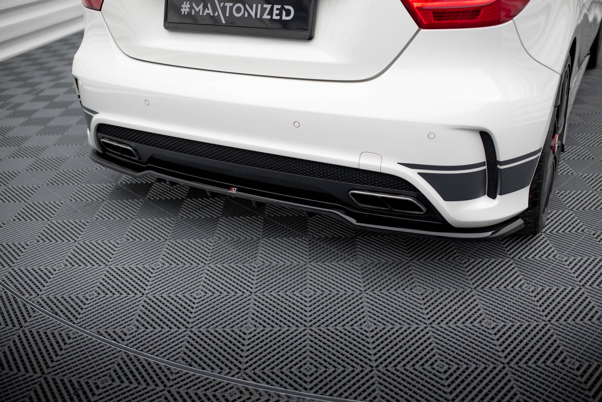 Maxton Design Set Splitter - Mercedes A Klasa AMG - img 8