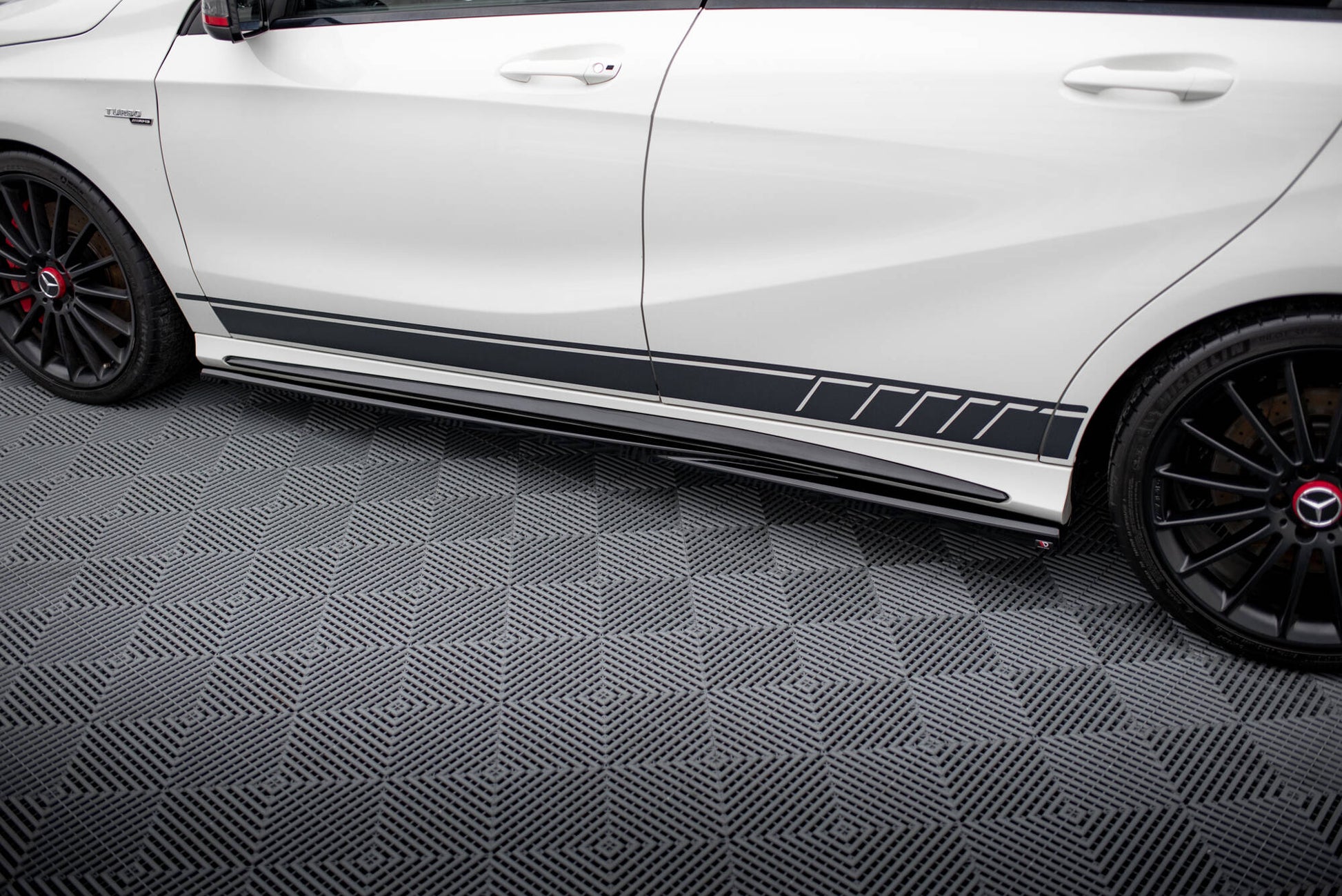Maxton Design Set Splitter - Mercedes A Klasa AMG - img 6
