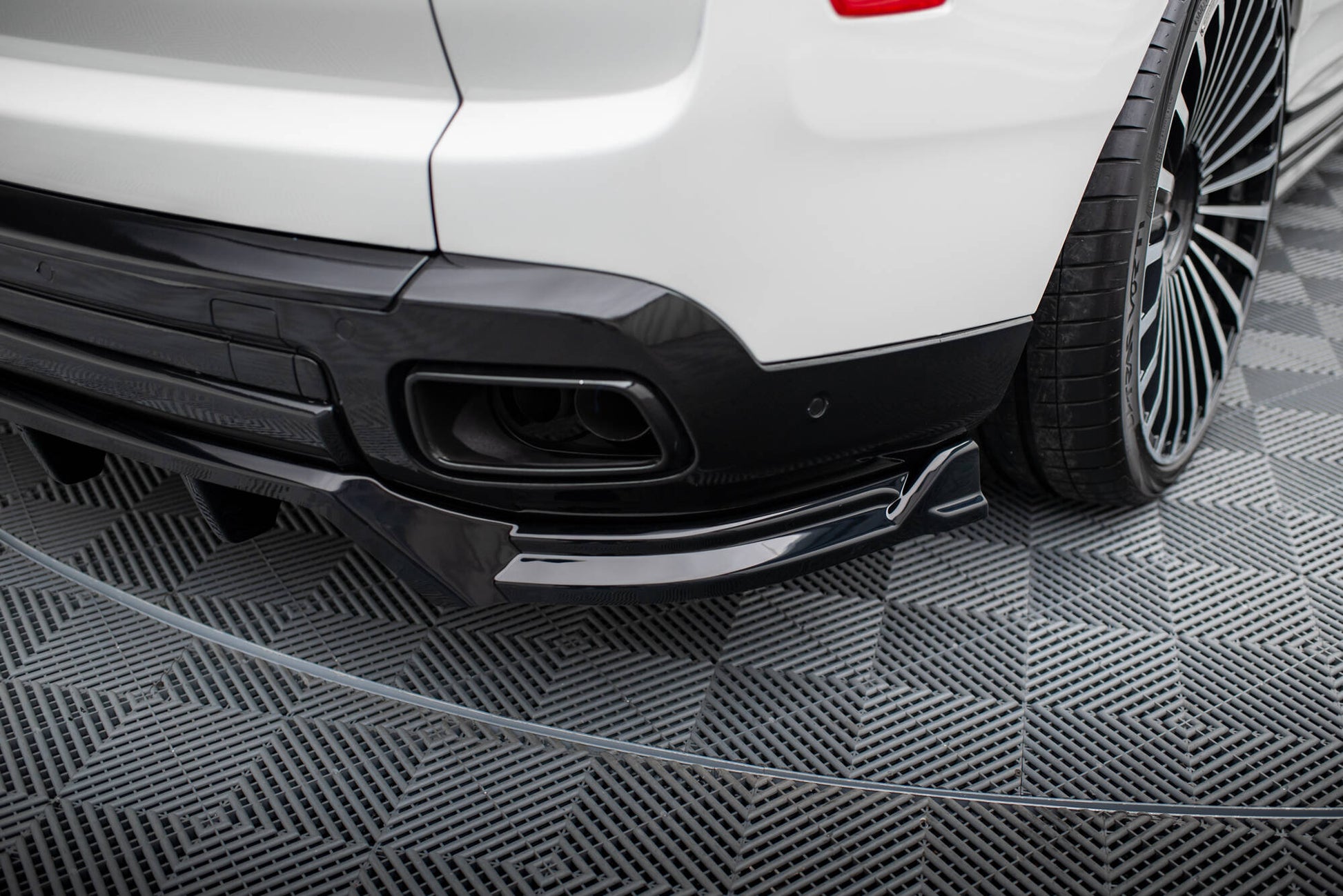 Maxton Design Set Splitter - Rolls Royce Cullinan - img 9