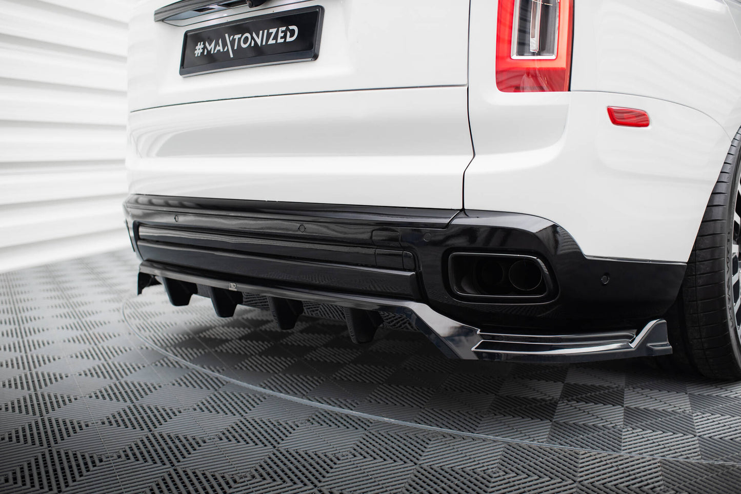 Maxton Design Set Splitter - Rolls Royce Cullinan - img 10