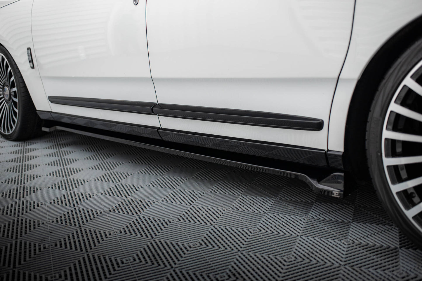 Maxton Design Set Splitter - Rolls Royce Cullinan - img 6