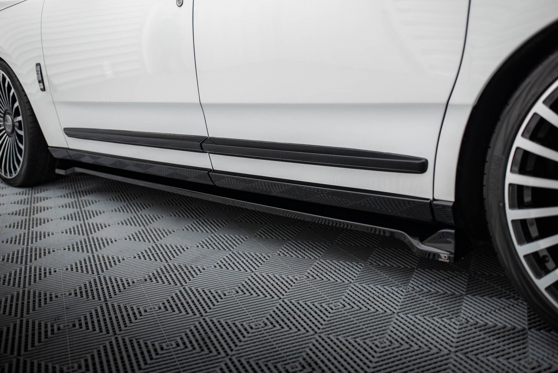 Maxton Design Set Splitter - Rolls Royce Cullinan - img 6