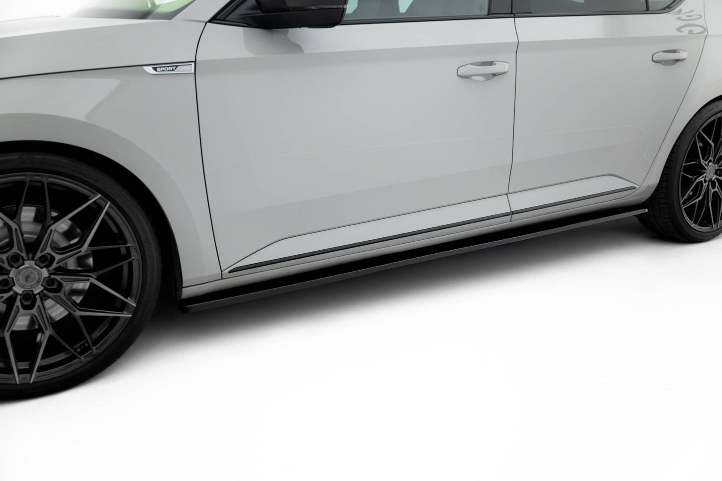 Maxton Design Set Splitter - Skoda Superb Mk3 - img 5