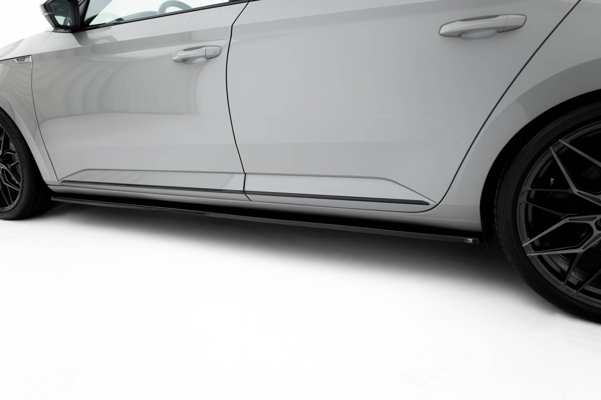 Maxton Design Set Splitter - Skoda Superb Mk3 - img 6