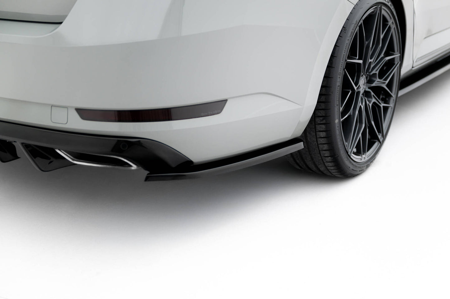 Maxton Design Set Splitter - Skoda Superb Mk3 - img 10