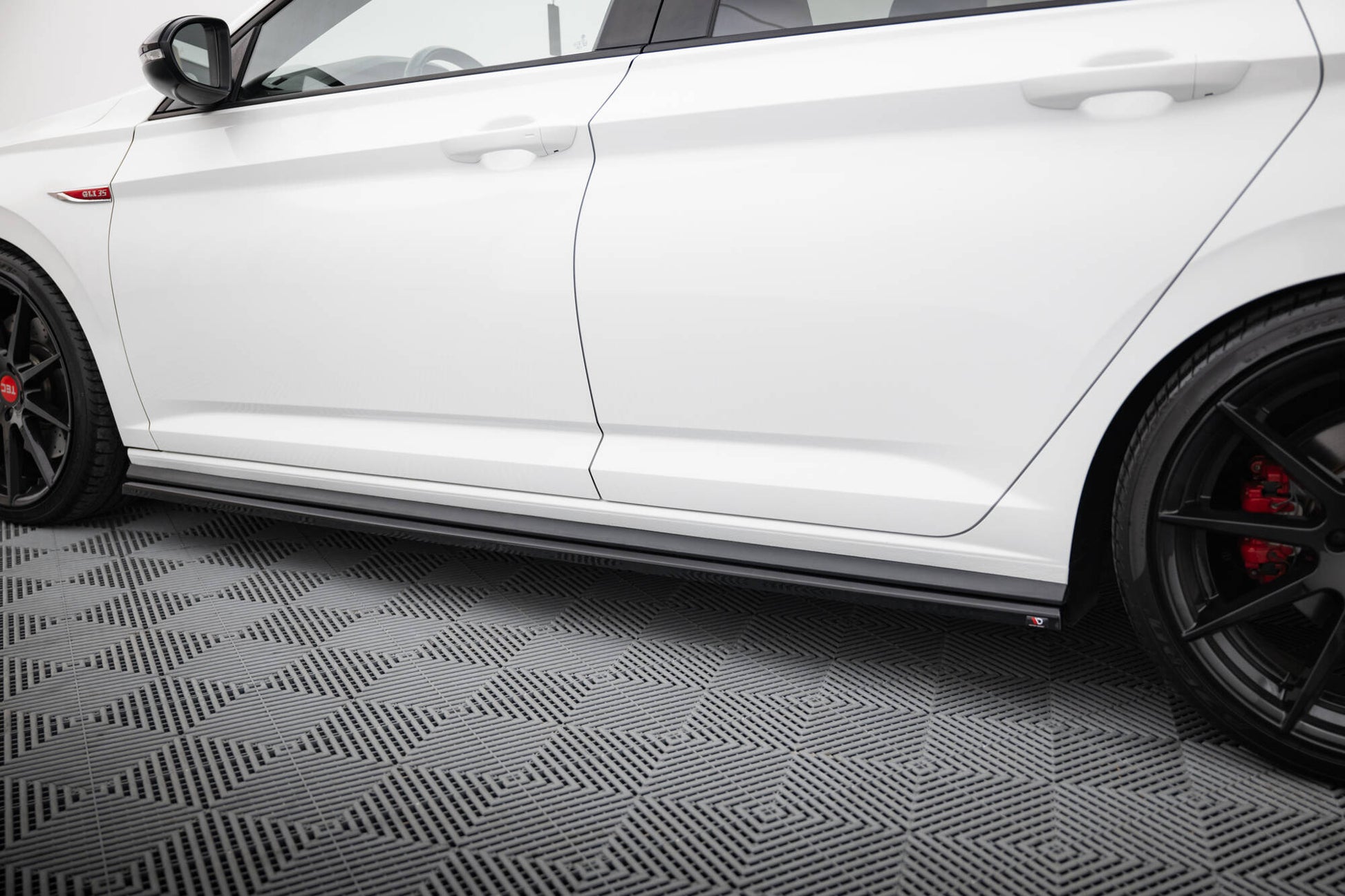 Maxton Design Set Splitter - Volkswagen Jetta GLI - img 6