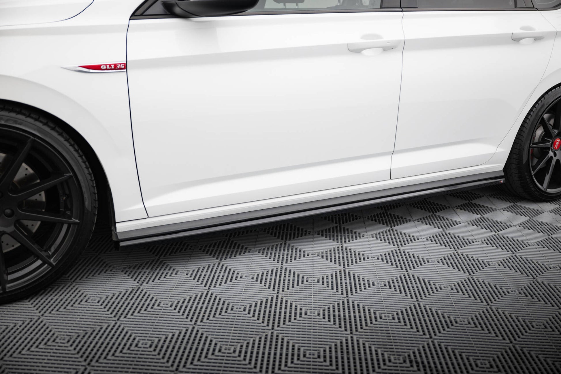 Maxton Design Set Splitter - Volkswagen Jetta GLI - img 5