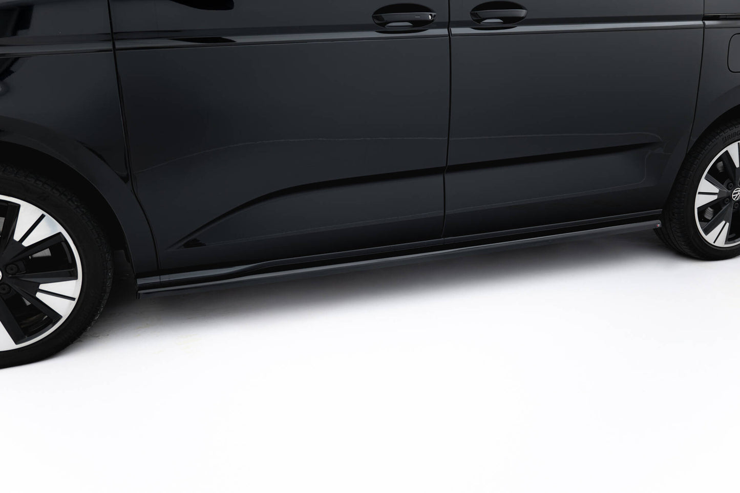 Maxton Design Set Splitter - Volkswagen Multivan T7 - img 5