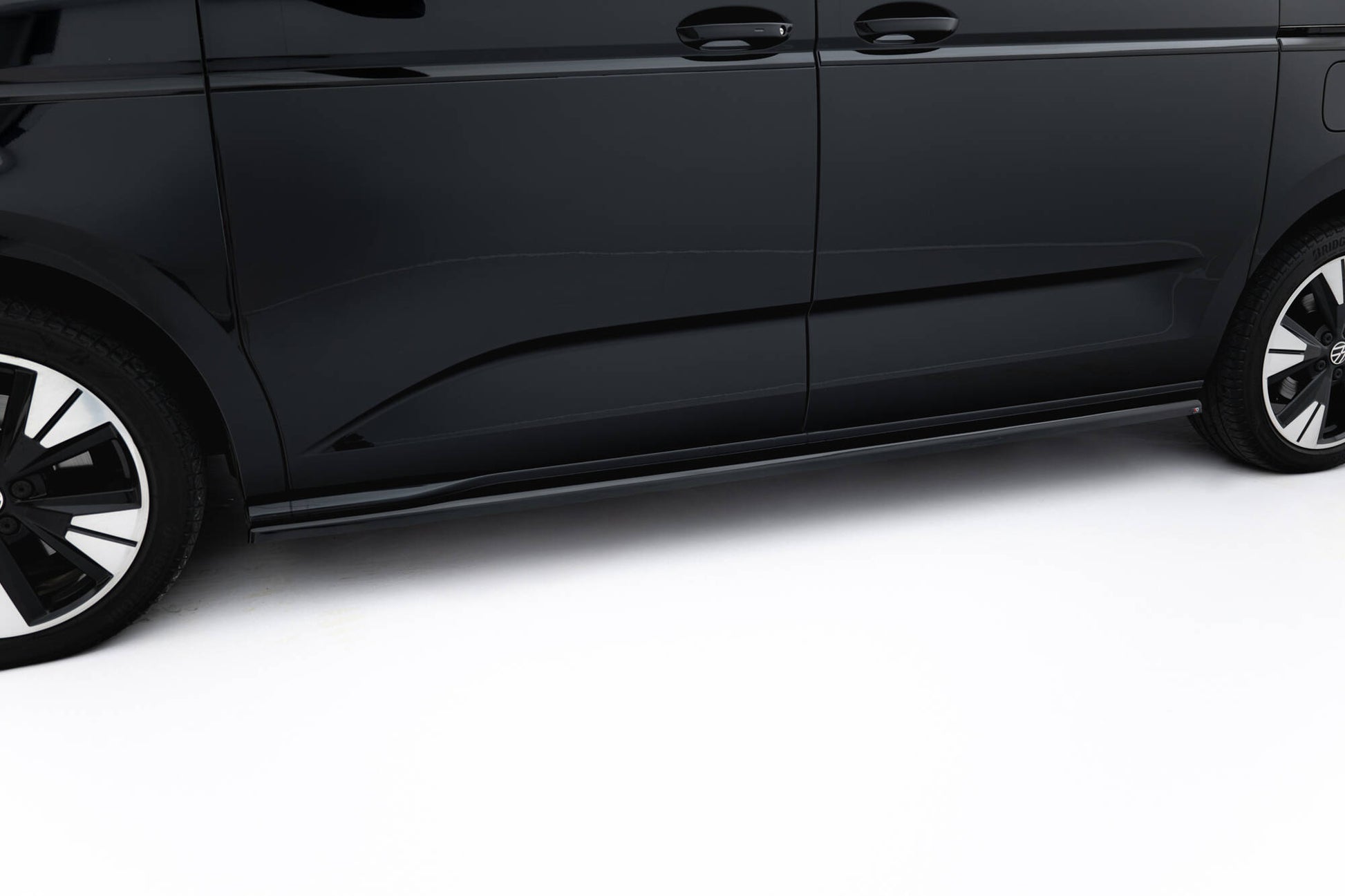 Maxton Design Set Splitter - Volkswagen Multivan T7 - img 5
